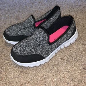 Great condition action flex slip ons